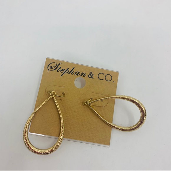 Teardrop dangle earrings - Picture 2 of 2